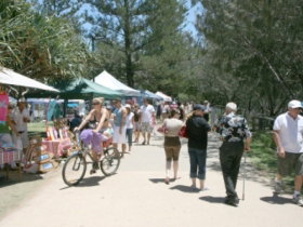 Broadbeach Art And Craft Markets - Maitland Accommodation 2