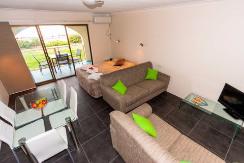 Edgewater Gardens - Maitland Accommodation 0