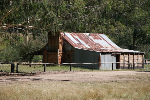 Australis 4WD Adventures - Maitland Accommodation 2