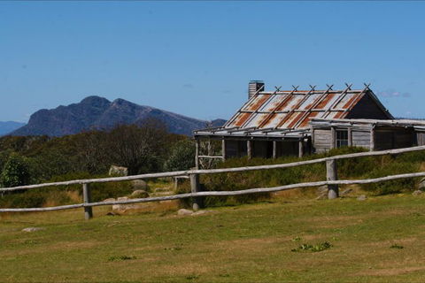 Australis 4WD Adventures - Maitland Accommodation 5