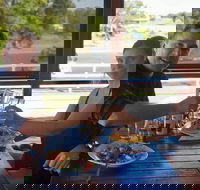 Queensland Country Pub Crawl by Helicopter - Maitland Accommodation