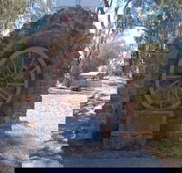 Jindera Pioneer Cairn - Maitland Accommodation