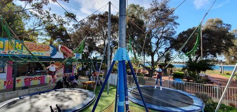 King Carnival With Mini Golf - Maitland Accommodation 0