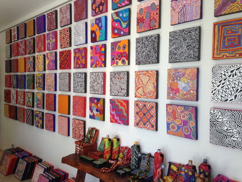 Bouddi Gallery - Contemporary Aboriginal Lifestyle Art - Maitland Accommodation 1