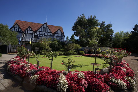 Cockington Green Gardens - Maitland Accommodation 0