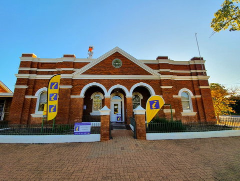 Cobar Visitor Information Centre - Maitland Accommodation 0