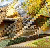 Suki and Hugh Gallery - Maitland Accommodation