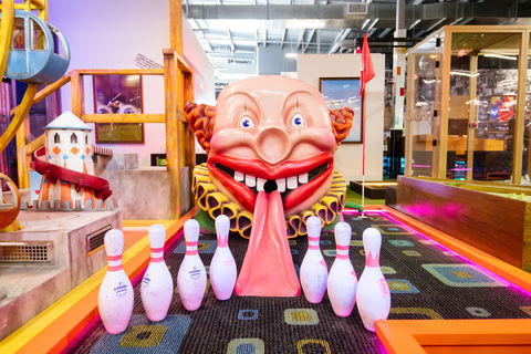 Holey Moley Carousel - Maitland Accommodation 1