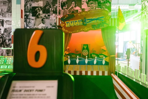 Holey Moley Carousel - Maitland Accommodation 2