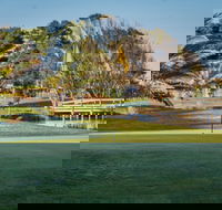 South Lakes Golf Club - Maitland Accommodation