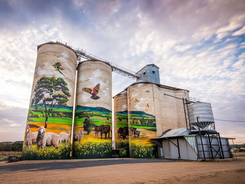 Grenfell Commodities Silos - Maitland Accommodation 0