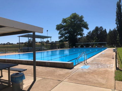 Molong Swimming Pool - Maitland Accommodation 0