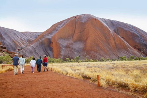 Explore Uluru: 7 Hours Guide Tour At Sunrise With Light Breakfast - Maitland Accommodation 5