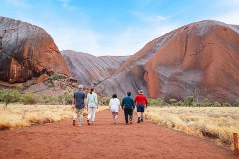 Explore Uluru: 7 Hours Guide Tour At Sunrise With Light Breakfast - Maitland Accommodation 0