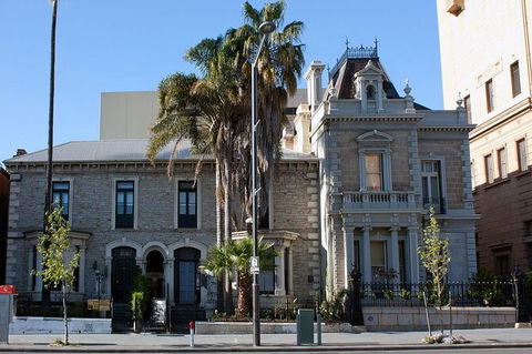 Adelaide Airport Transfers : Airport ADL To Adelaide City In Luxury Car - Maitland Accommodation 4