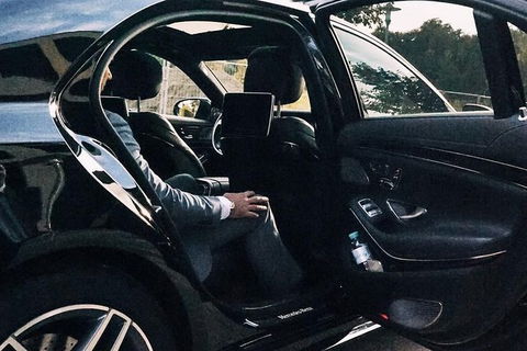 Departure Private Transfers: Adelaide To Adelaide Airport ADL In Business Car - Maitland Accommodation 4