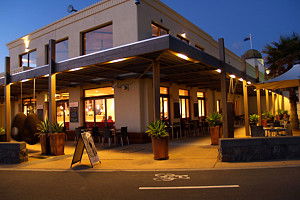 Amello - Maitland Accommodation 0