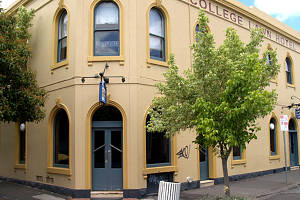 The College Lawn Hotel - Maitland Accommodation 0