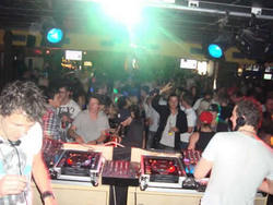 Swell Tavern - Maitland Accommodation 3