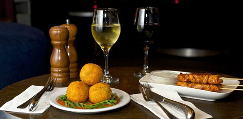 The Social Bar & Restaurant - Maitland Accommodation 1