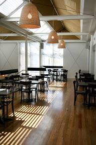 Dolphin Hotel - Maitland Accommodation 1