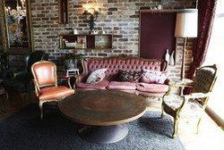 Treehouse Hotel - Maitland Accommodation 1