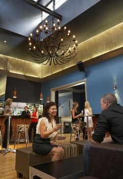 Canton Lounge Bar - Maitland Accommodation 2