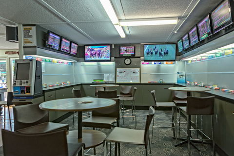 Lake Conjola Bowling Club - Maitland Accommodation 4