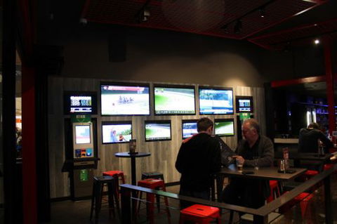 The Sporting Globe Bar & Grill - Maitland Accommodation 2