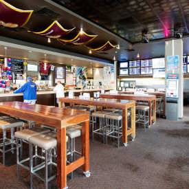 Burleigh Heads Hotel - Maitland Accommodation 2