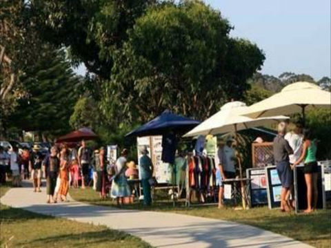 Art On The Path January - Maitland Accommodation 0