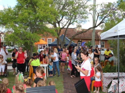 Dowling Street Christmas Party - Maitland Accommodation 2