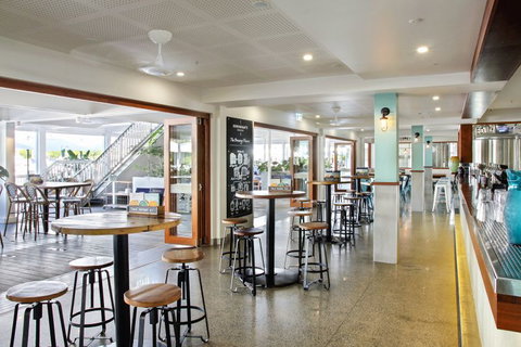 Hemingway's Brewery Port Douglas - Maitland Accommodation 4