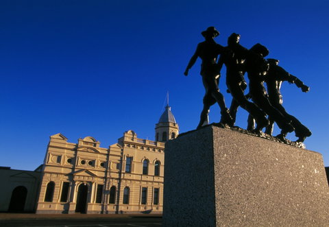 ANZAC Day - Maitland Accommodation 0