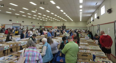 Rotary Club Of Wagga Wagga - Book Fair - Maitland Accommodation 0
