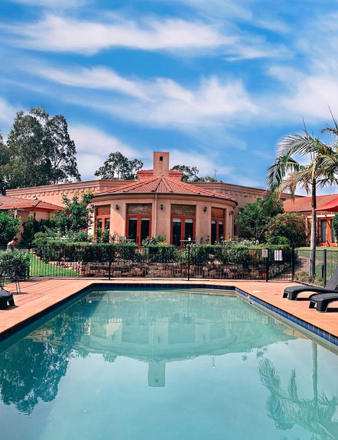 Estate Tuscany - Maitland Accommodation 2