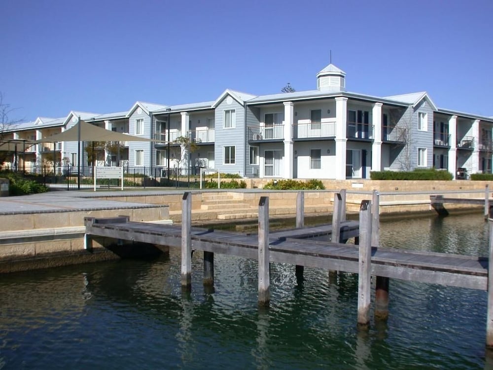 Halls Head WA Maitland Accommodation