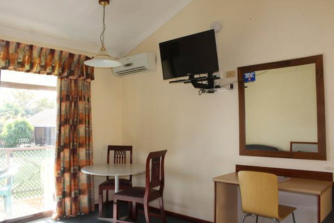 Karri Forest Motel - Maitland Accommodation 5