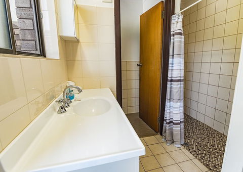 Emu Beach Chalets - Maitland Accommodation 6