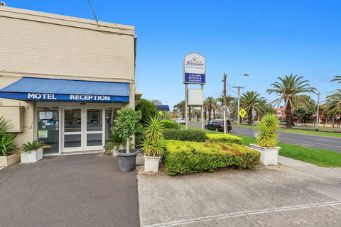 Alexander Motor Inn & Apartments - Maitland Accommodation 0