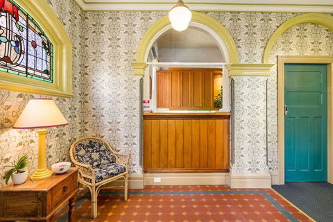 McLaren Hotel - Maitland Accommodation 3