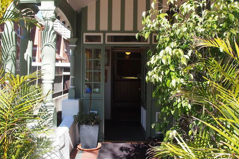 McLaren Hotel - Maitland Accommodation 1