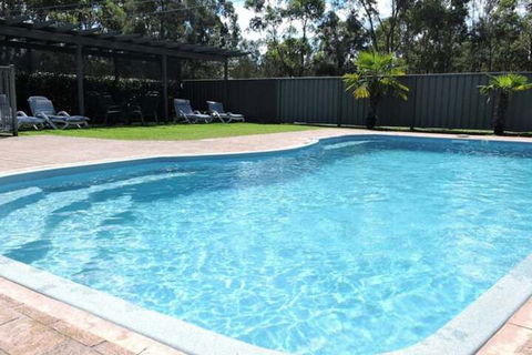 Hermitage Lodge - Maitland Accommodation 4