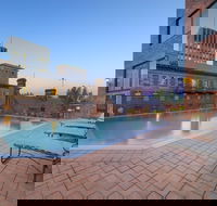 Sir Stamford At Circular Quay