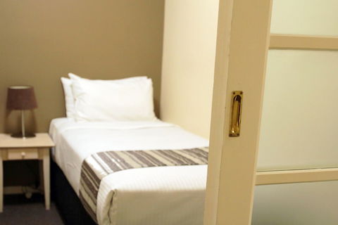 Arrow On Spencer - Maitland Accommodation 5