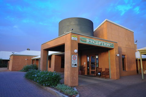 Mud Hut Motel - Maitland Accommodation 5