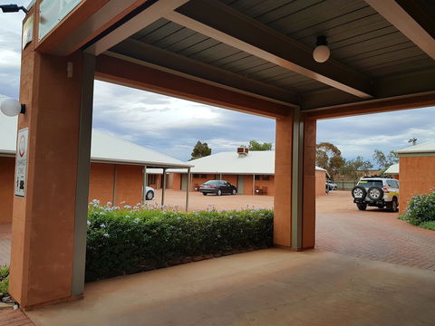 Mud Hut Motel - Maitland Accommodation 0