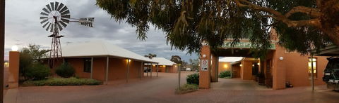 Mud Hut Motel - Maitland Accommodation 3