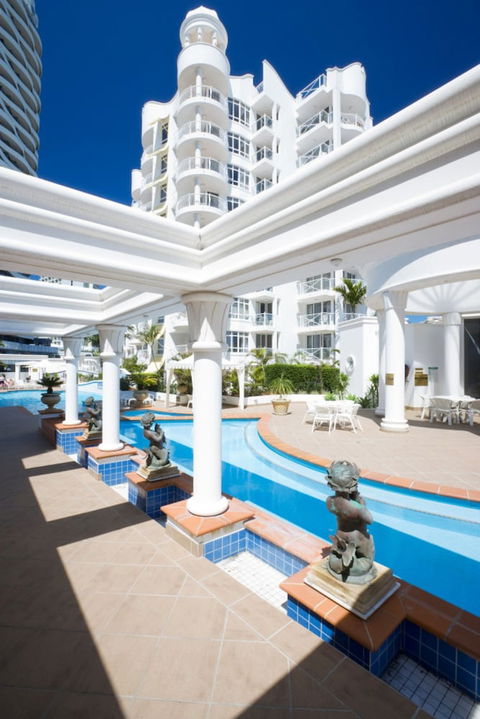 Phoenician Resort - Maitland Accommodation 2