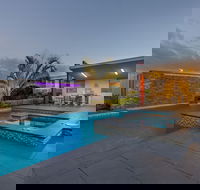 Platinum International - Maitland Accommodation